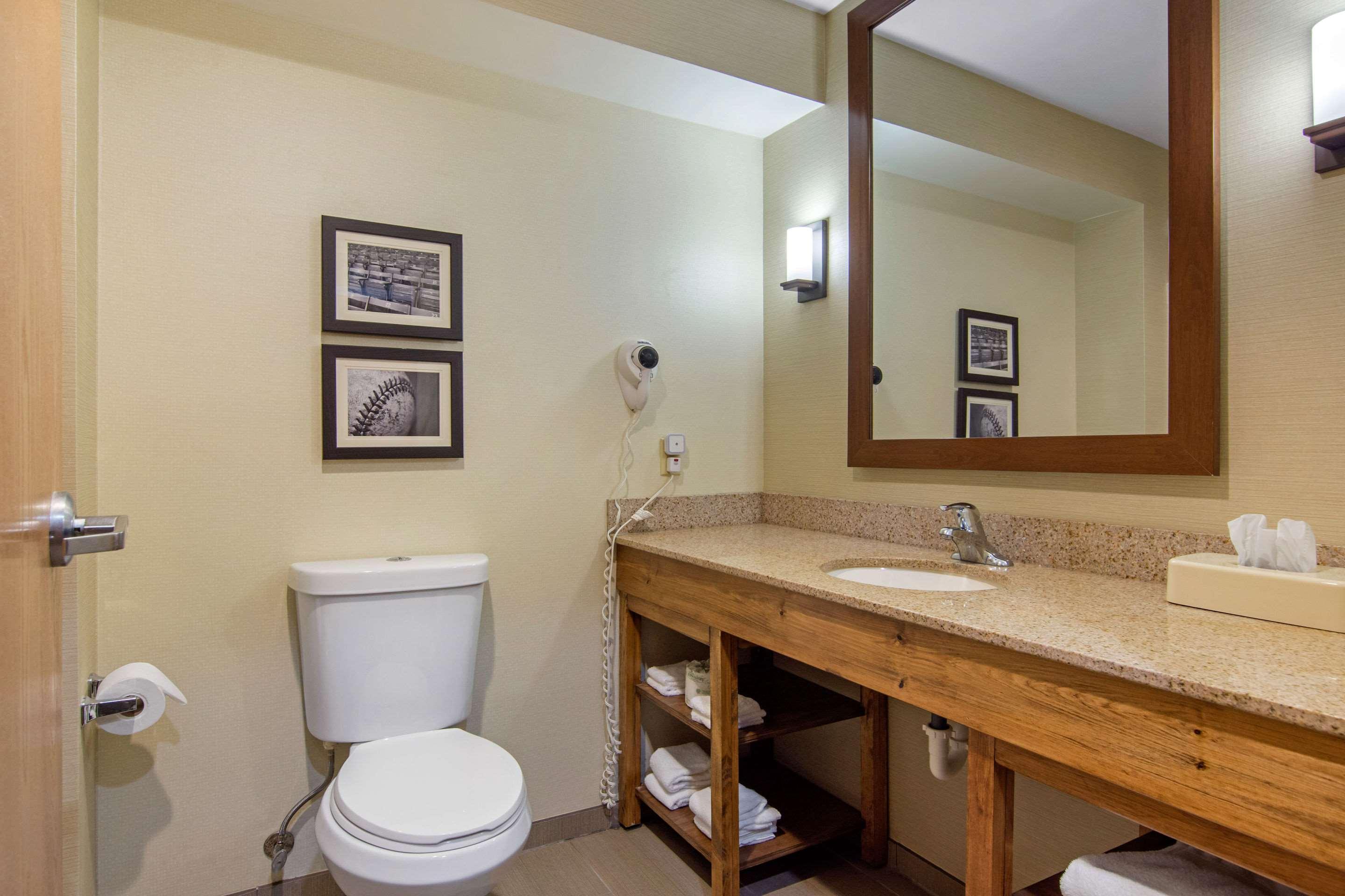 Comfort Inn & Suites Cooperstown - Milford Extérieur photo