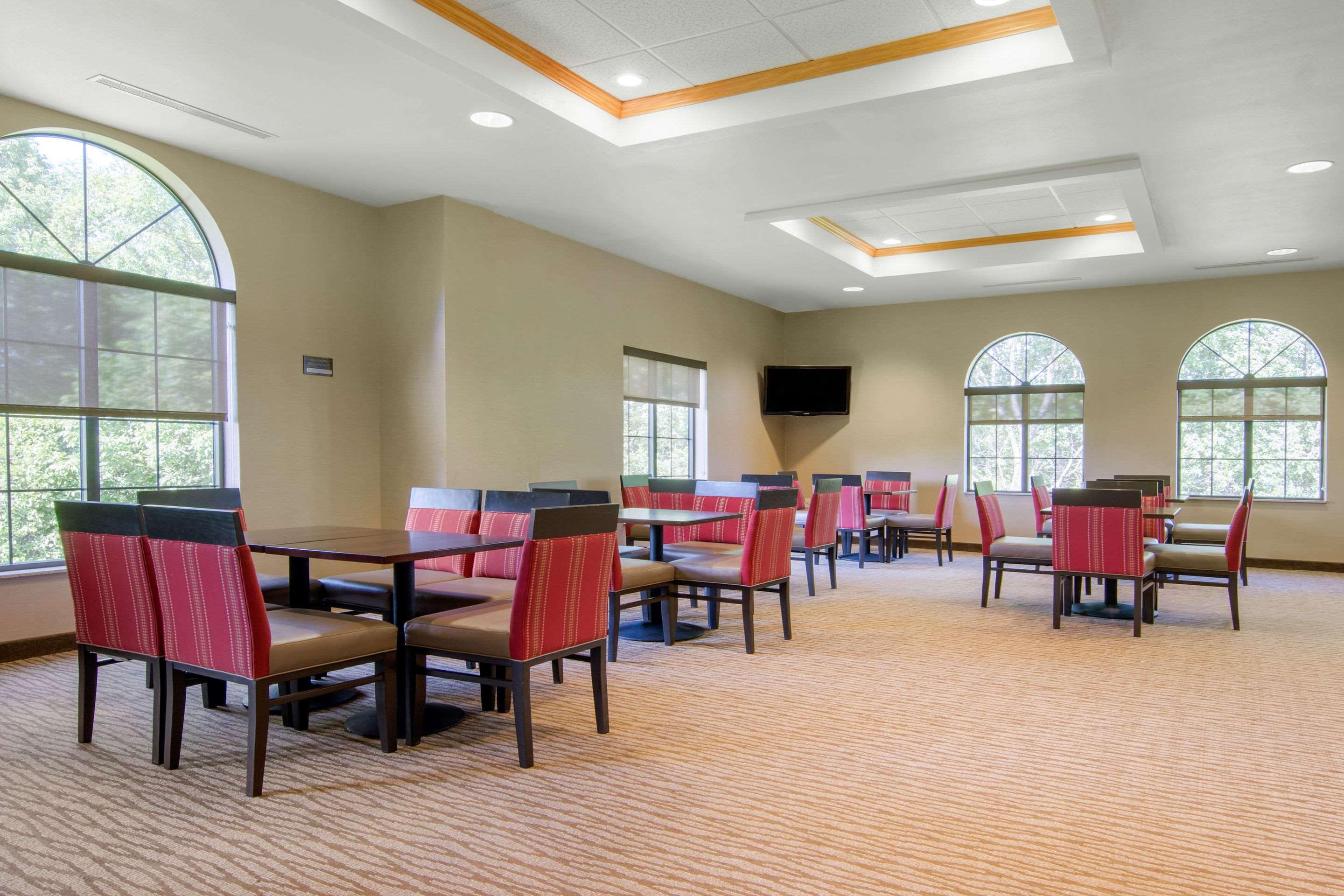 Comfort Inn & Suites Cooperstown - Milford Extérieur photo